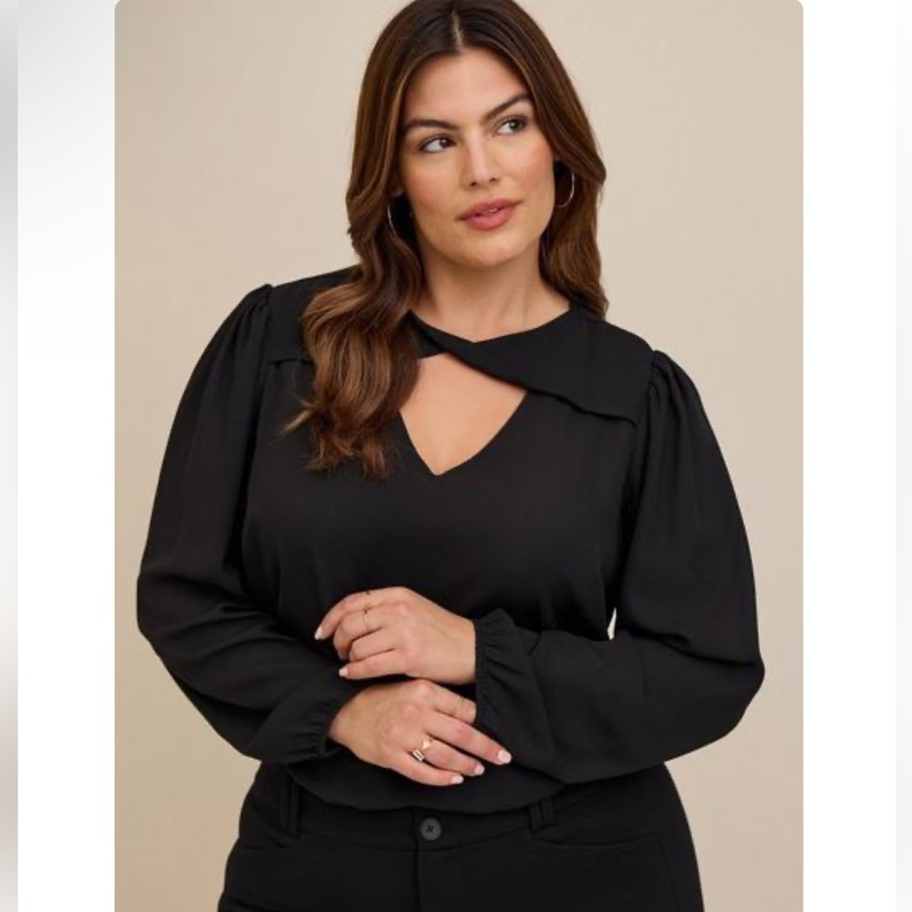 NWT Torrid Georgette Twist Front Keyhole Blouse Black Women’s Size 4X 26